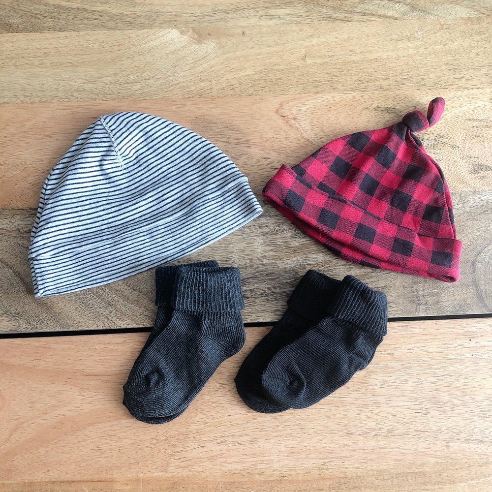 $2 Baby hats and socks, 0-9m